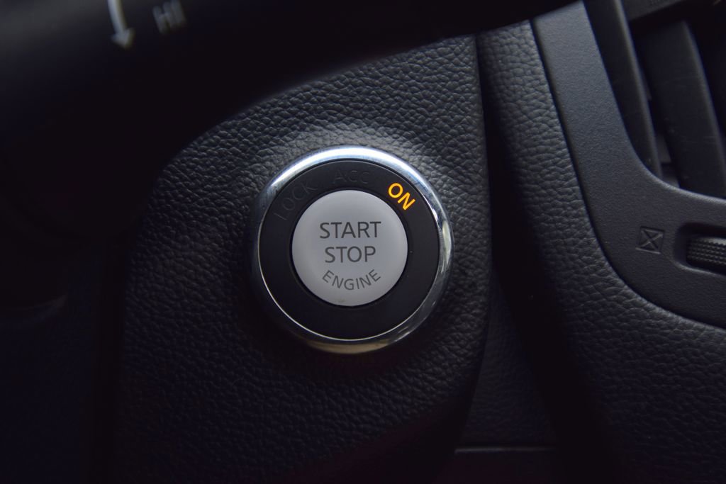 Used 2015 INFINITI Q40 AWD w/ Navigation Package image 33