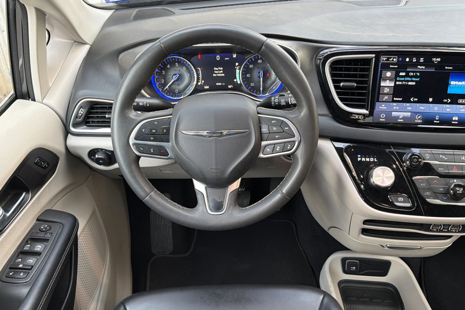 Used 2023 Chrysler Pacifica Touring-L image 13