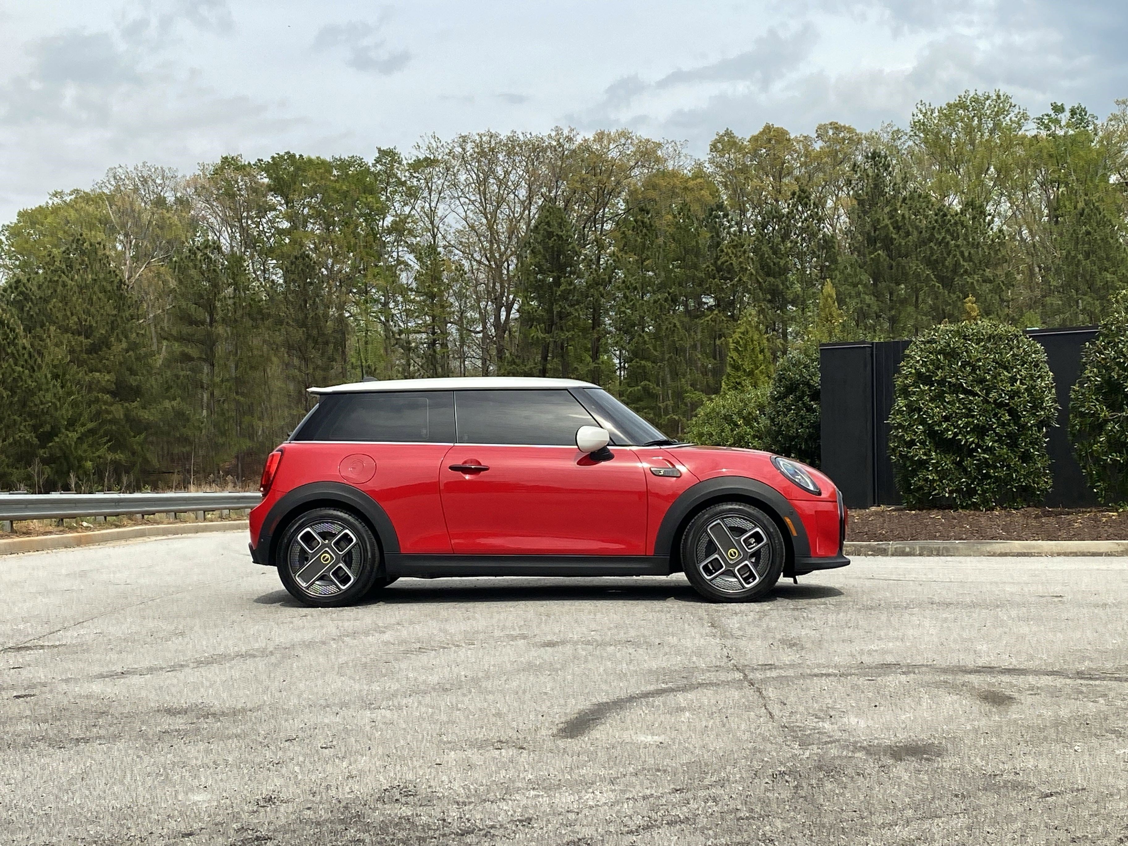 Used 2022 MINI Cooper SE image 5