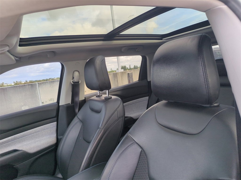 Used 2022 Jeep Compass Latitude w/ Sun and Sound Group image 21