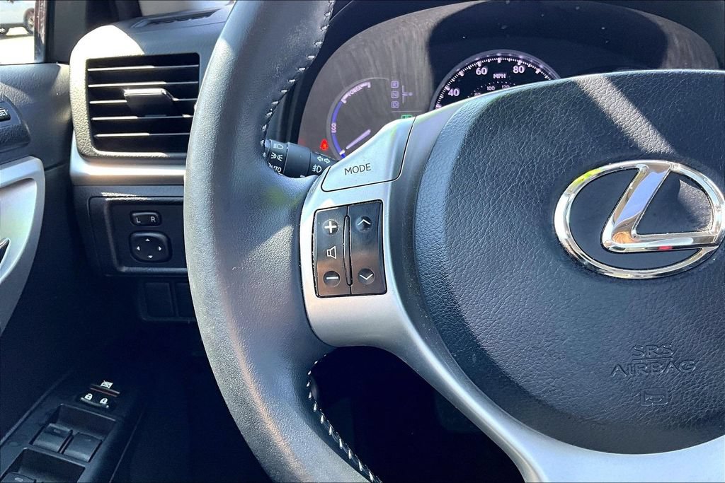 Used 2012 Lexus CT 200h Premium w/ Leather Pkg FWD image 18