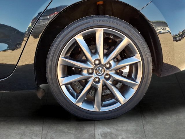 Used 2018 MAZDA MAZDA3 Touring FWD image 9