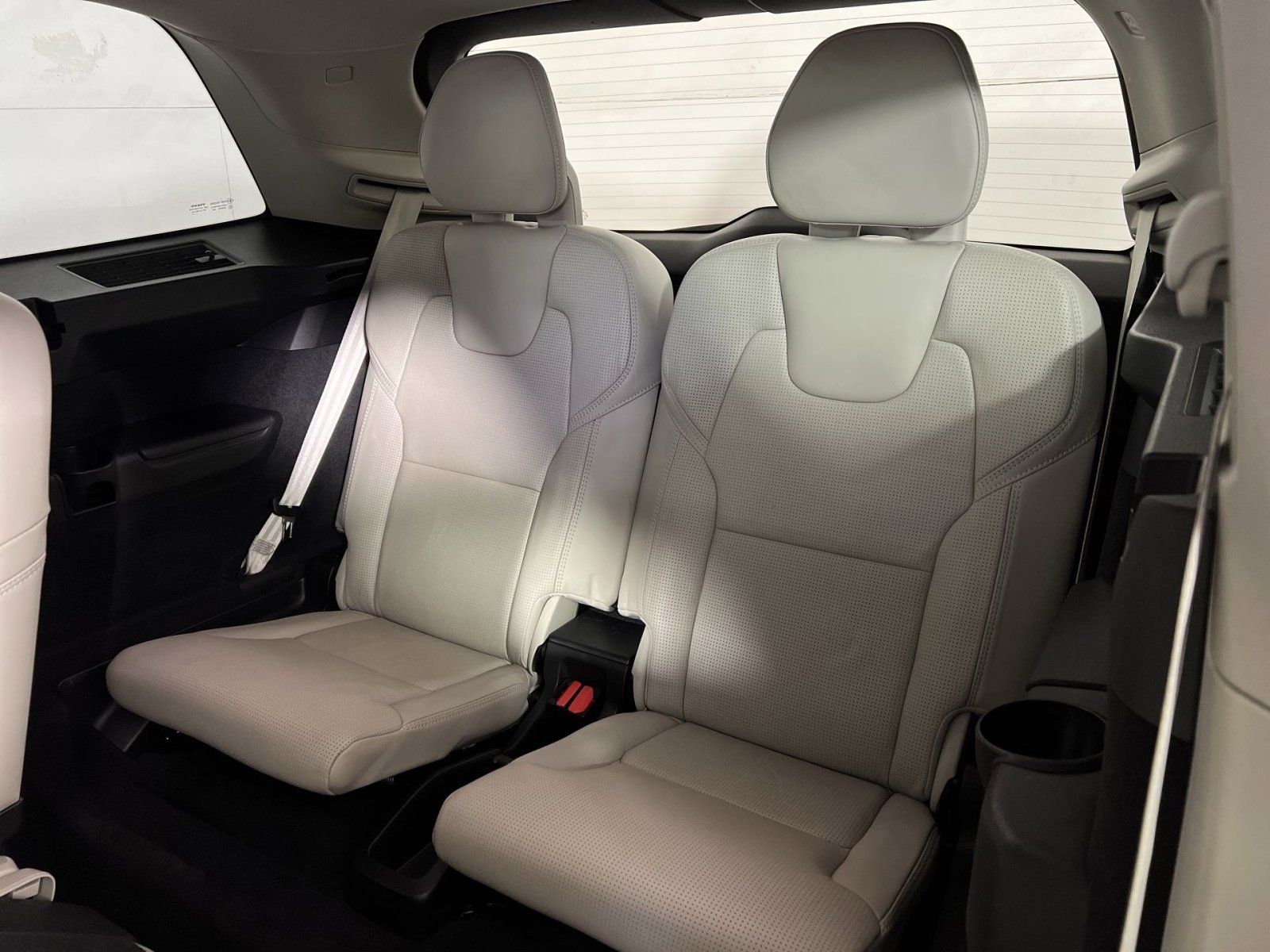 Used 2018 Volvo XC90 T8 Inscription w/ Convenience Package image 24