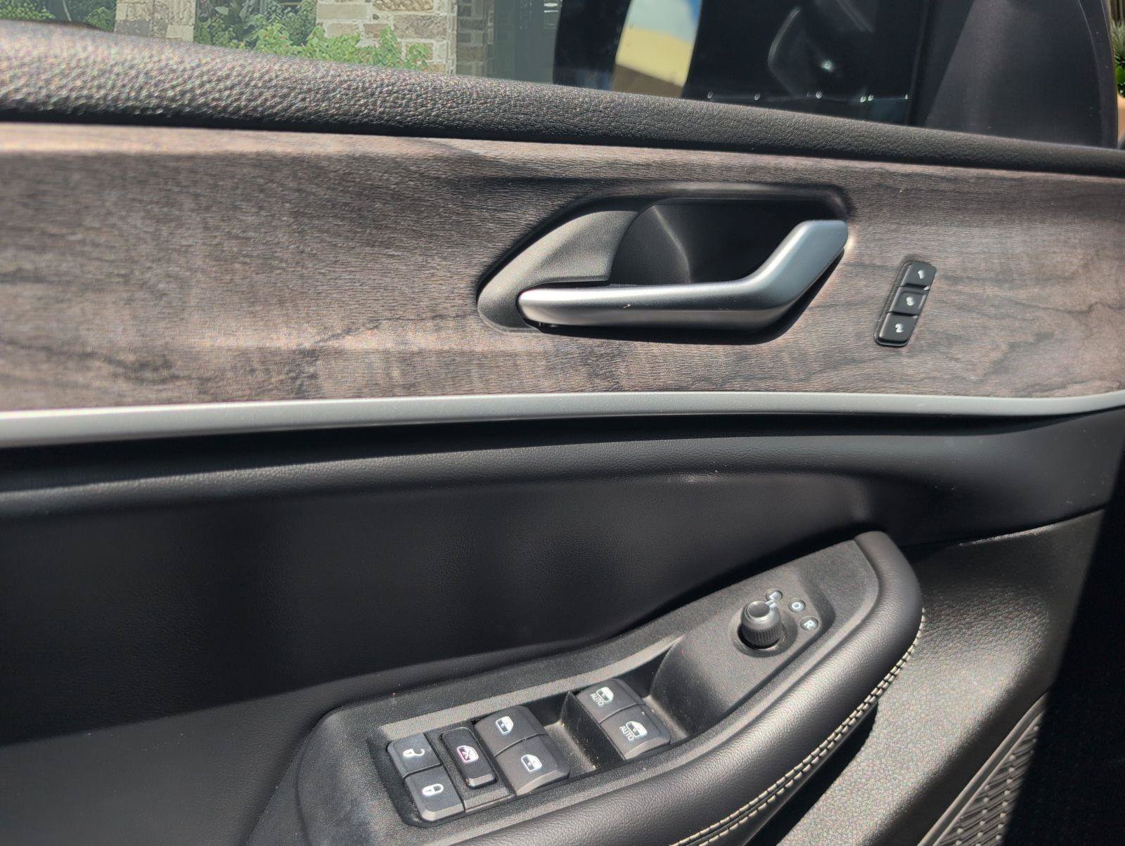 Used 2023 Jeep Grand Cherokee L Limited RWD image 7