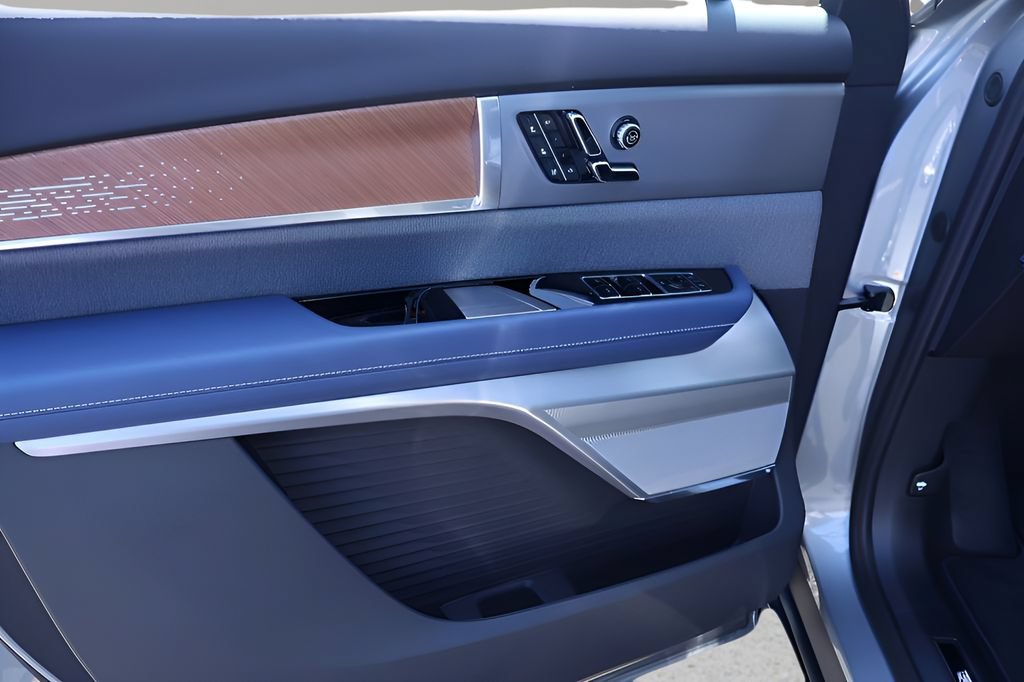 New 2026 Cadillac Vistiq Premium Luxury AWD/4WD image 11