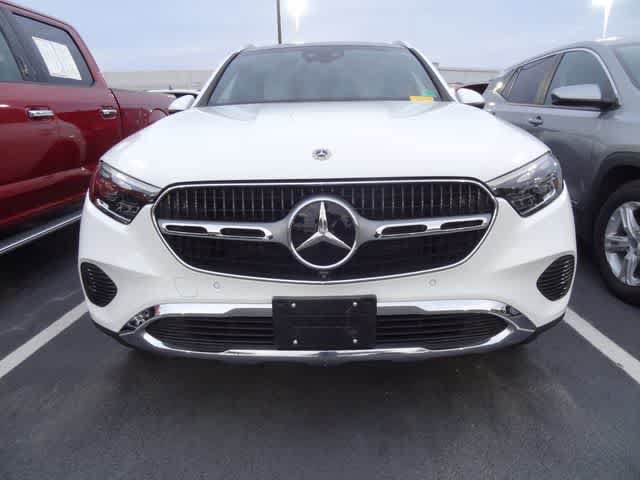 Used 2024 Mercedes-Benz GLC 300 4MATIC image 2