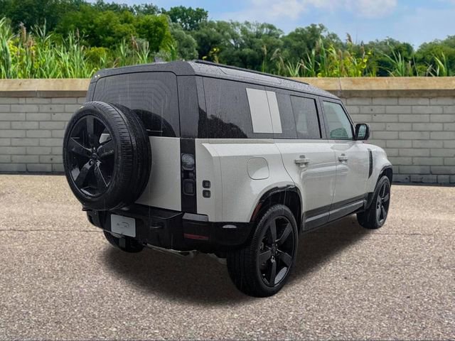 New 2026 Land Rover Defender 110 X-Dynamic SE image 4