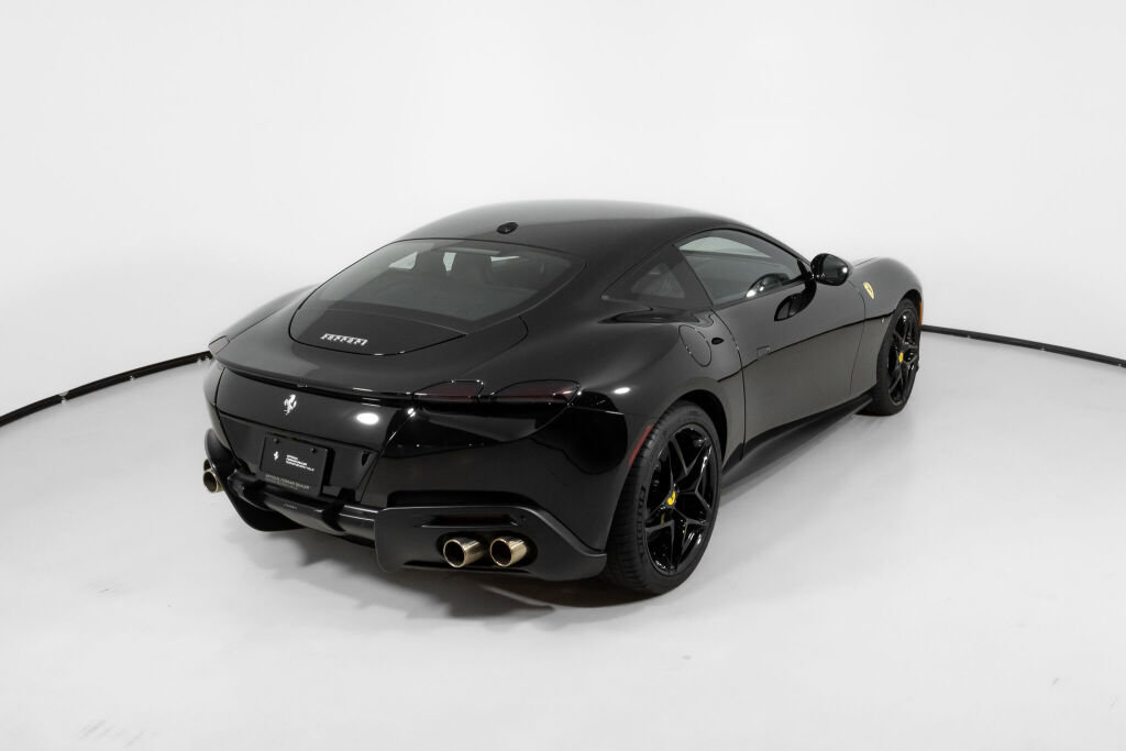 Used 2024 Ferrari Roma image 9