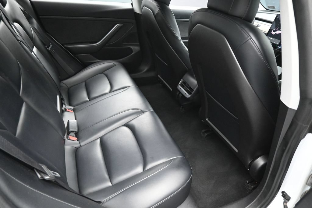 Used 2020 Tesla Model 3 Standard Range Plus RWD image 32