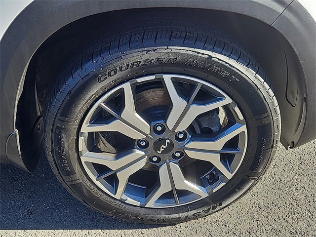 Certified 2023 Kia Seltos EX image 10