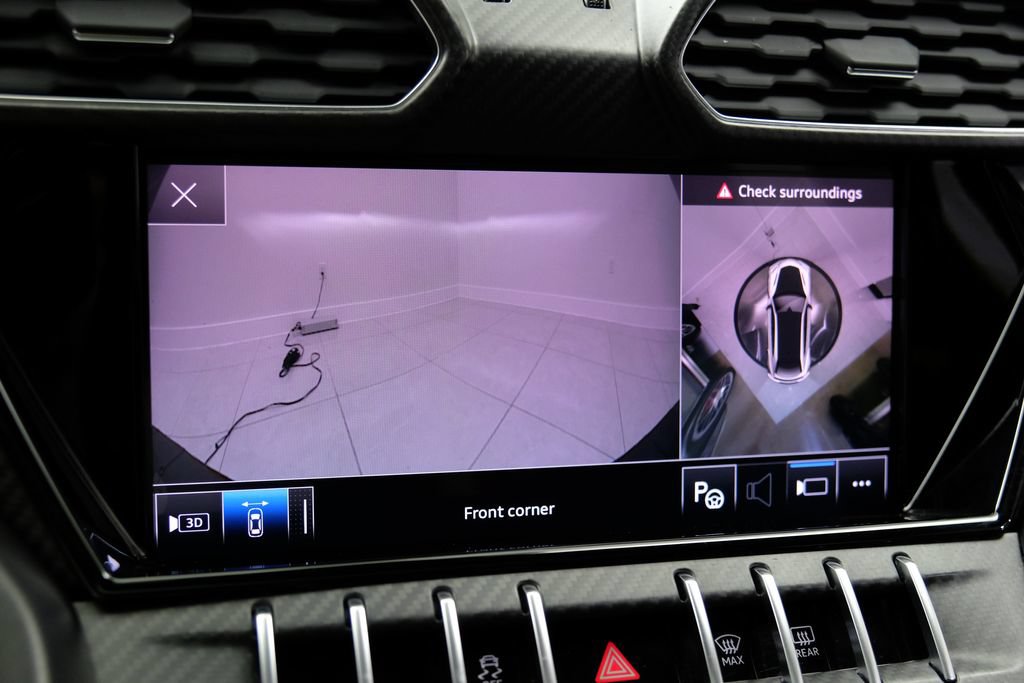Used 2023 Lamborghini Urus Performante AWD/4WD image 25