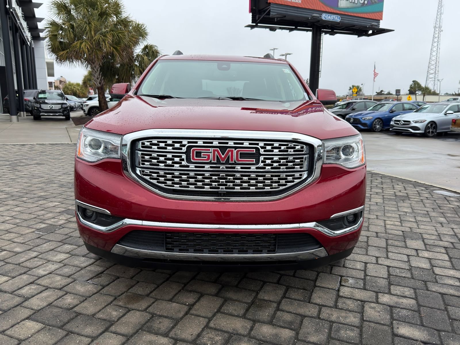 Used 2019 GMC Acadia Denali w/ Technology Package FWD image 5