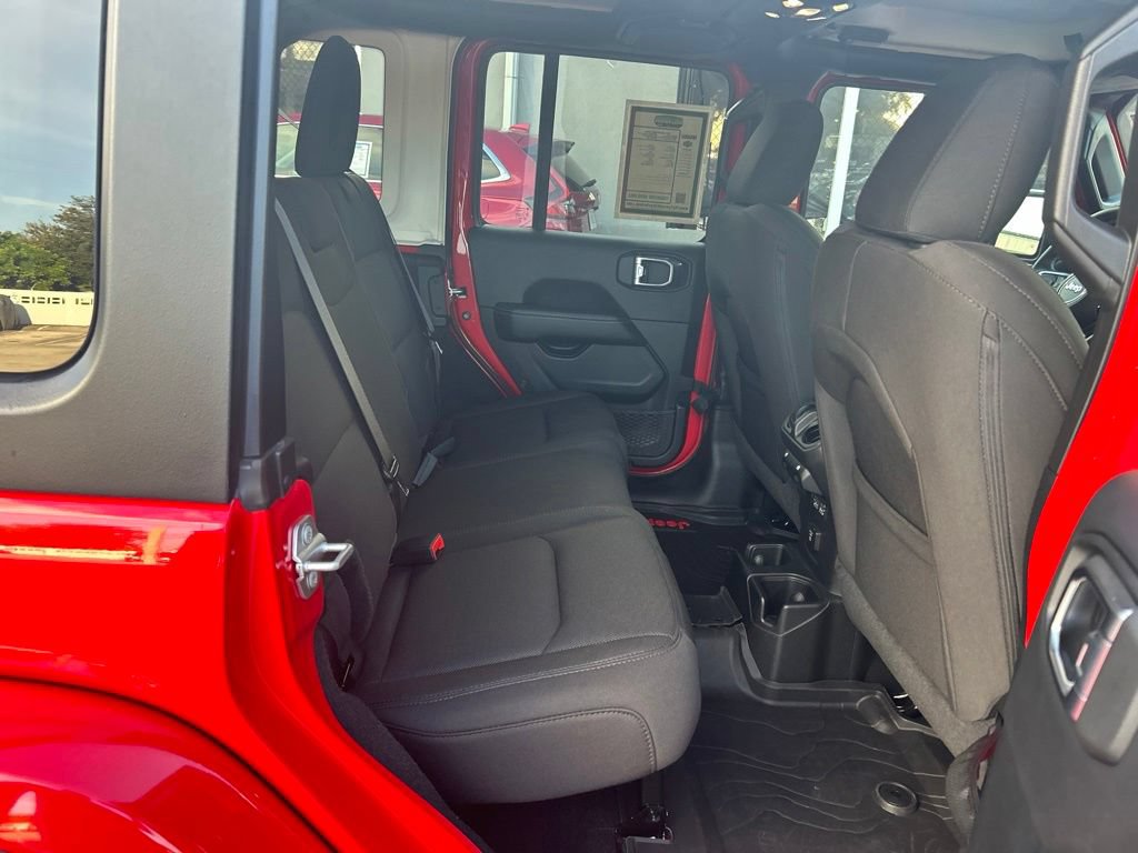 Used 2023 Jeep Wrangler Unlimited Sahara AWD/4WD image 29