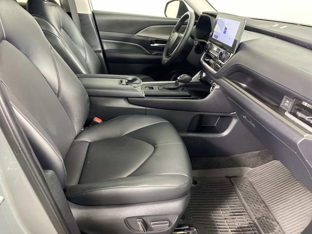 Used 2024 Toyota Grand Highlander XLE image 11