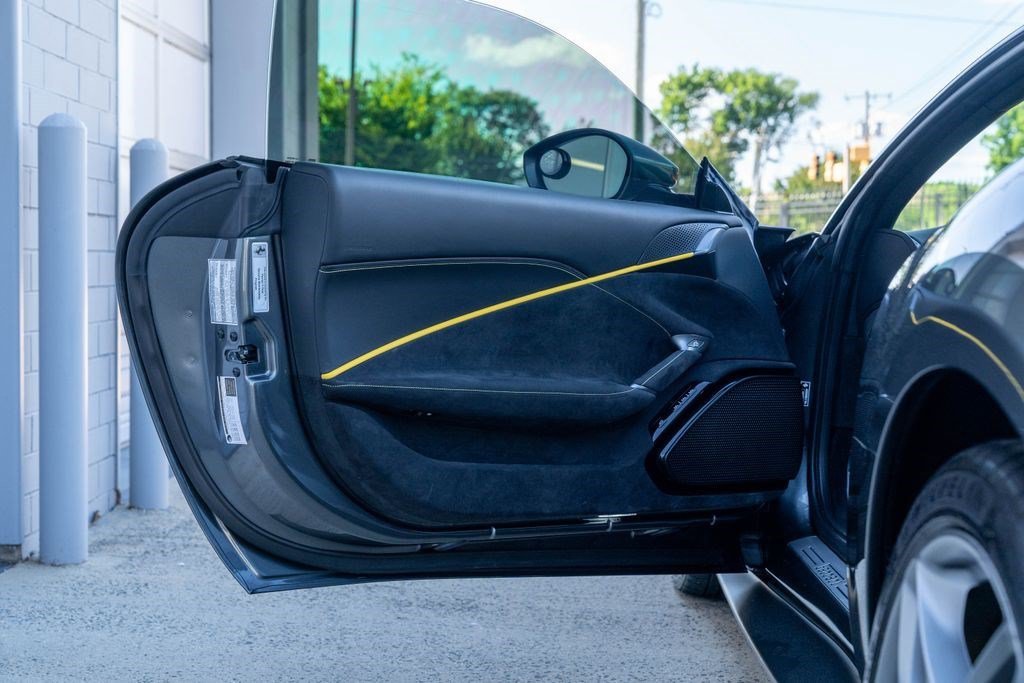 Used 2022 Ferrari Roma RWD image 28