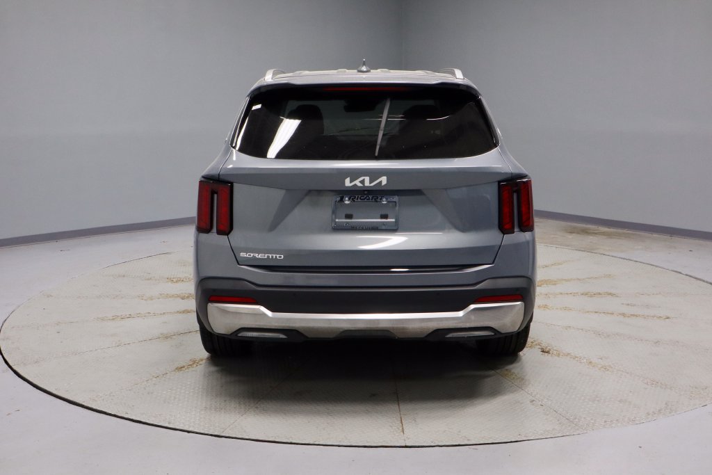 Used 2025 Kia Sorento EX FWD image 11