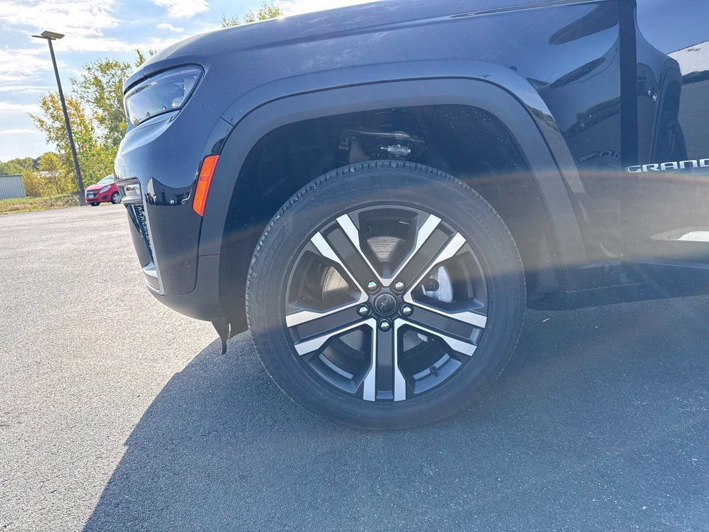 New 2027 Jeep Grand Cherokee L Limited AWD/4WD image 42