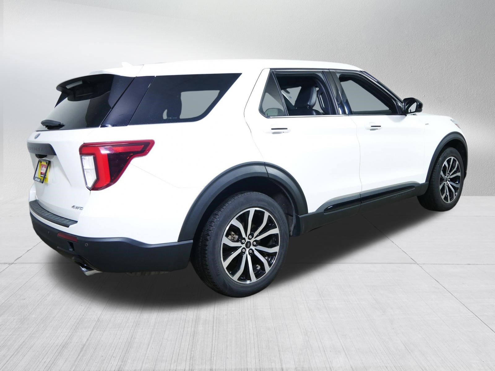 Used 2022 Ford Explorer ST-Line AWD/4WD image 7