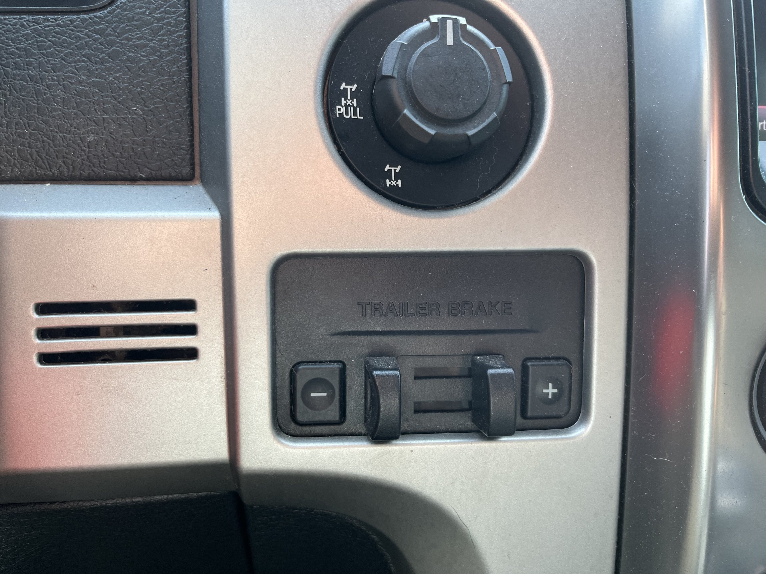 Used 2013 Ford F150 FX4 w/ Luxury Equipment Group AWD/4WD image 16