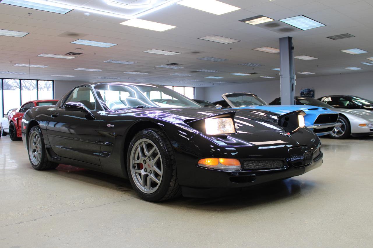 Used 2002 Chevrolet Corvette Z06 w/ Memory Pkg RWD image 2