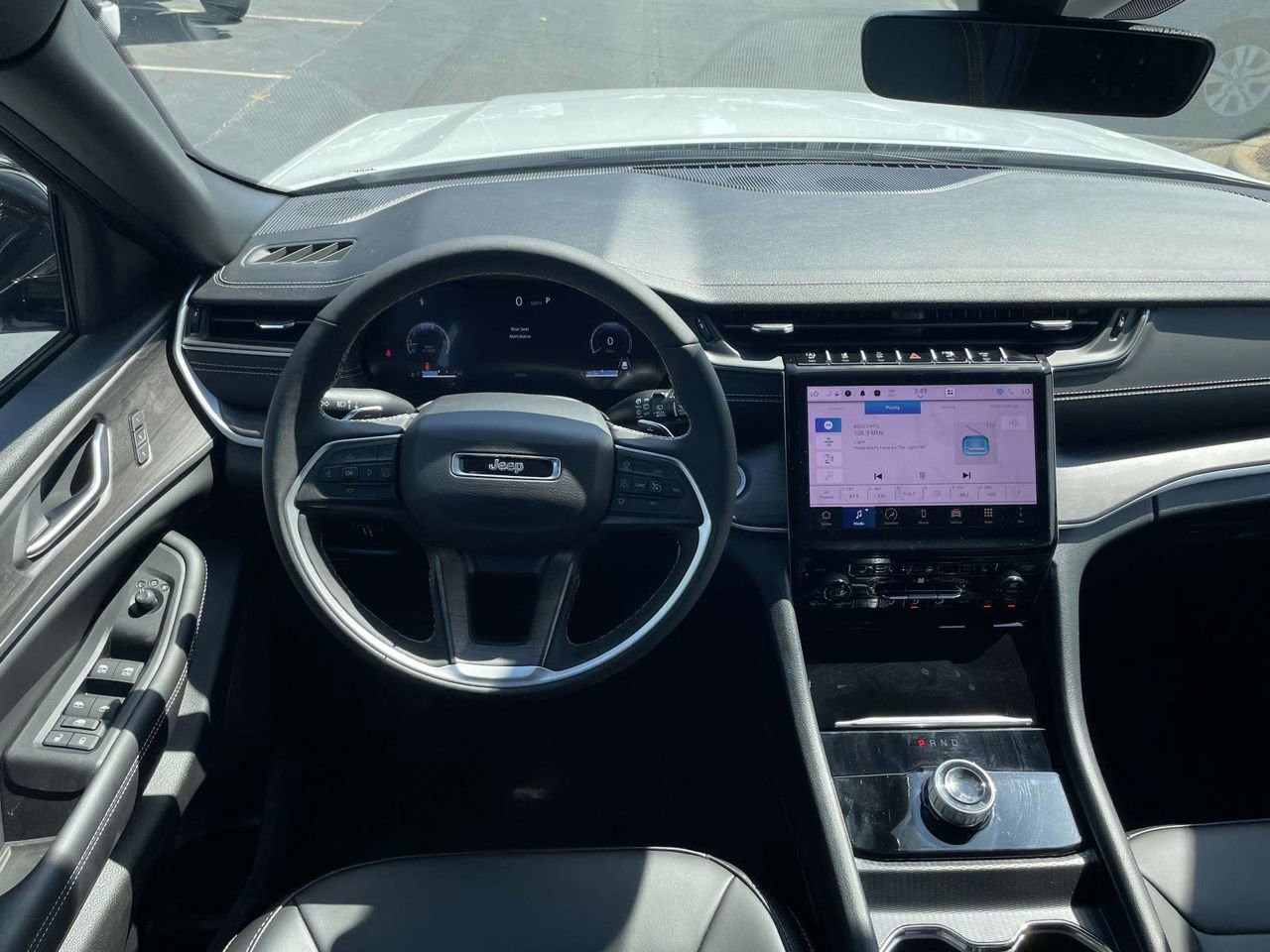 New 2025 Jeep Grand Cherokee L Limited w/ Black Appearance Package image 11