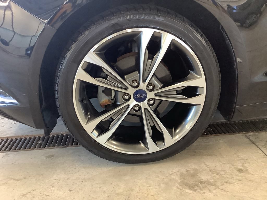Used 2017 Ford Fusion Titanium FWD image 11