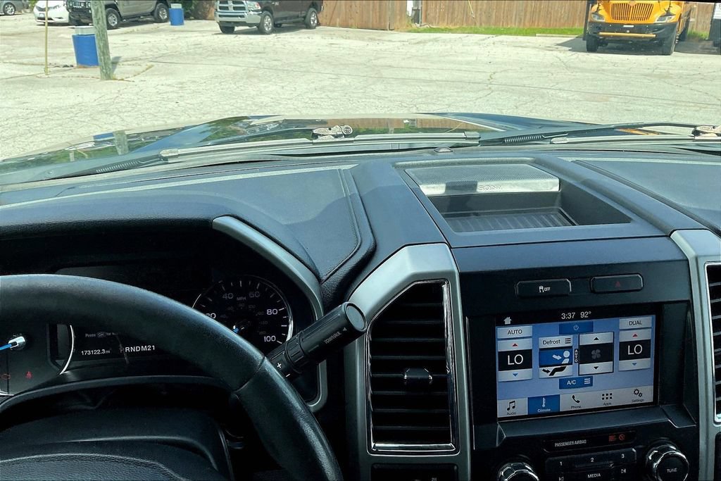 Used 2018 Ford F250 Lariat w/ Lariat Value Package AWD/4WD image 13