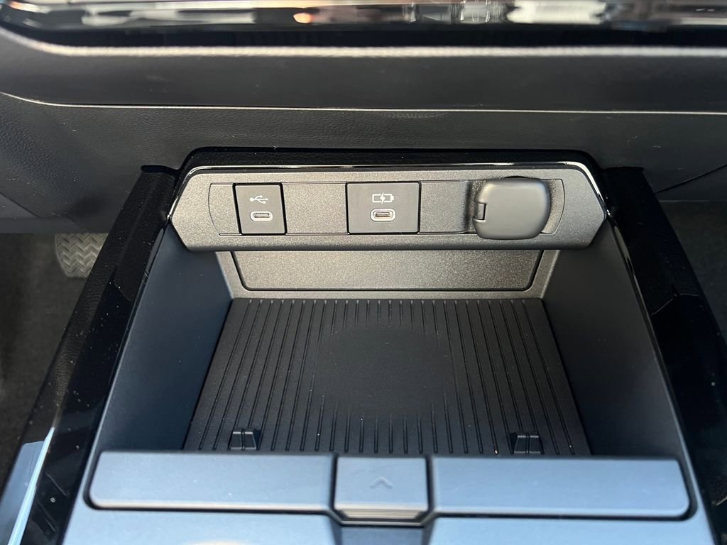 New 2026 Toyota Prius LE FWD image 27
