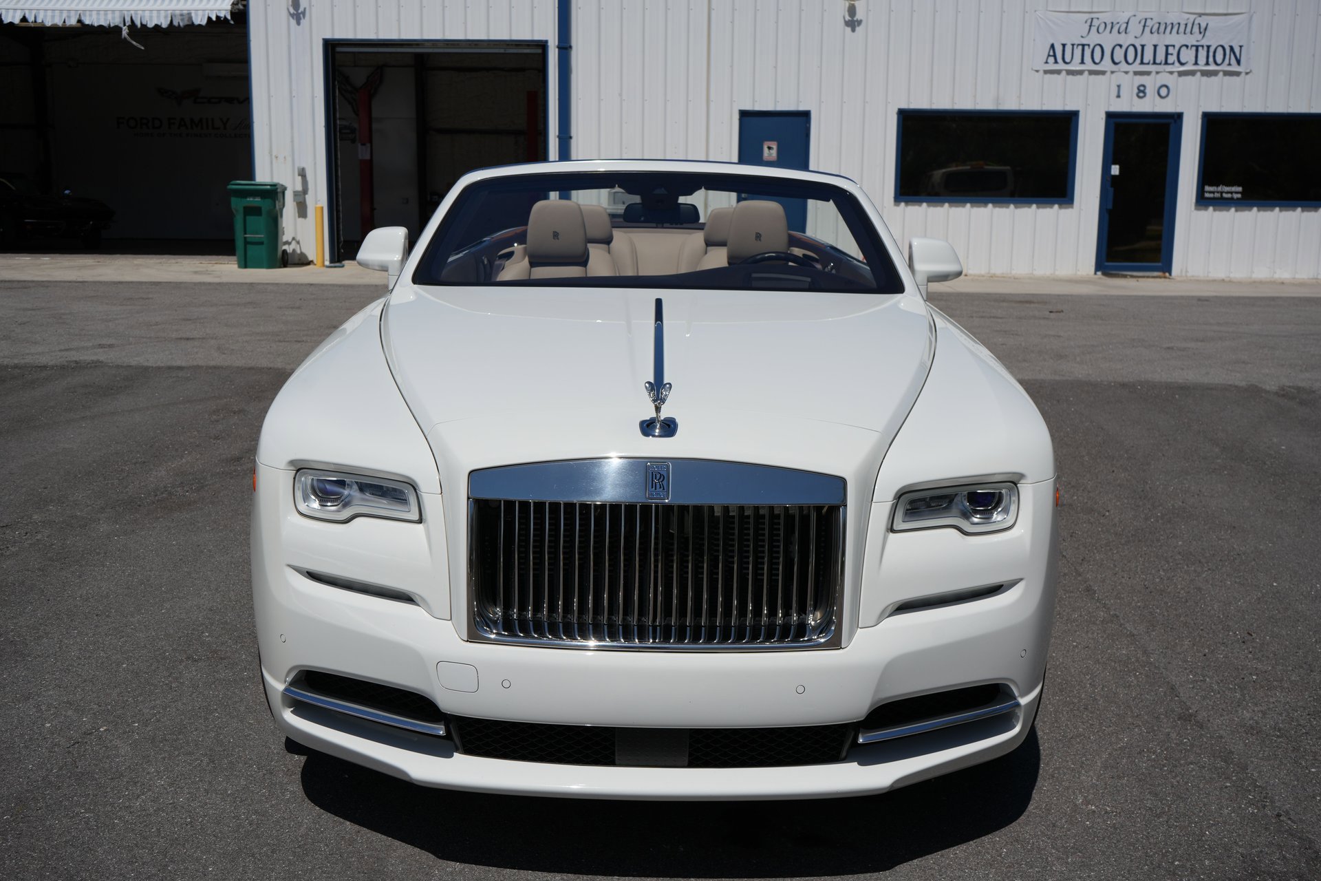 Used 2017 Rolls-Royce Dawn image 10
