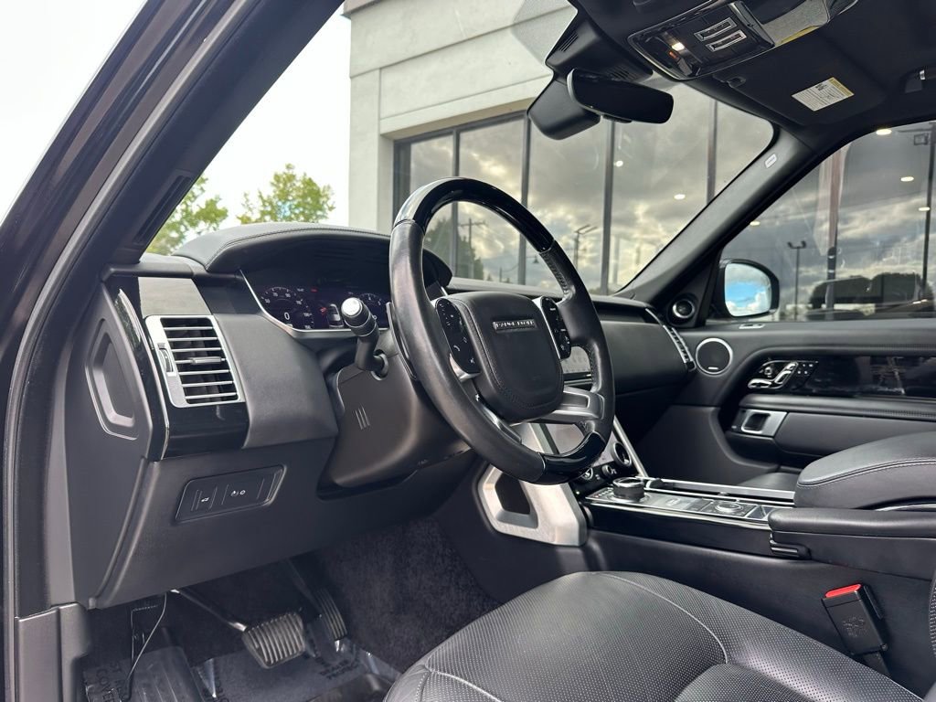 Used 2019 Land Rover Range Rover HSE image 2