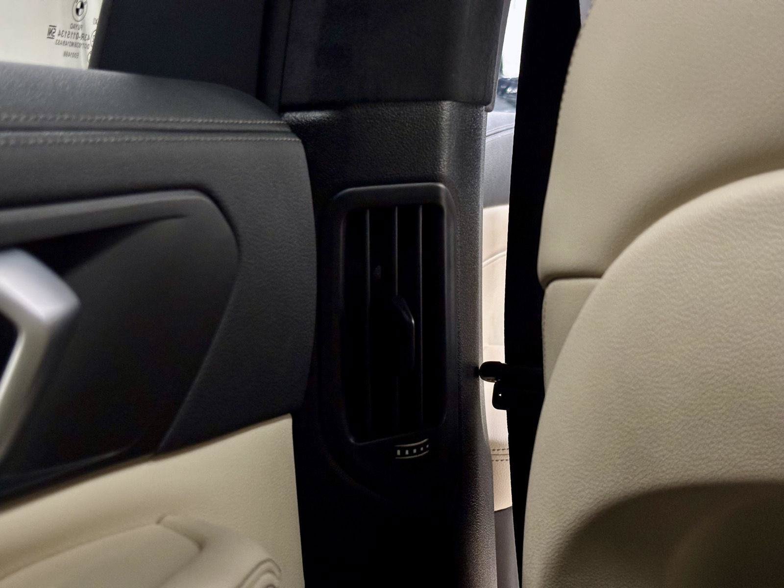 Used 2022 BMW X7 xDrive40i AWD/4WD image 25