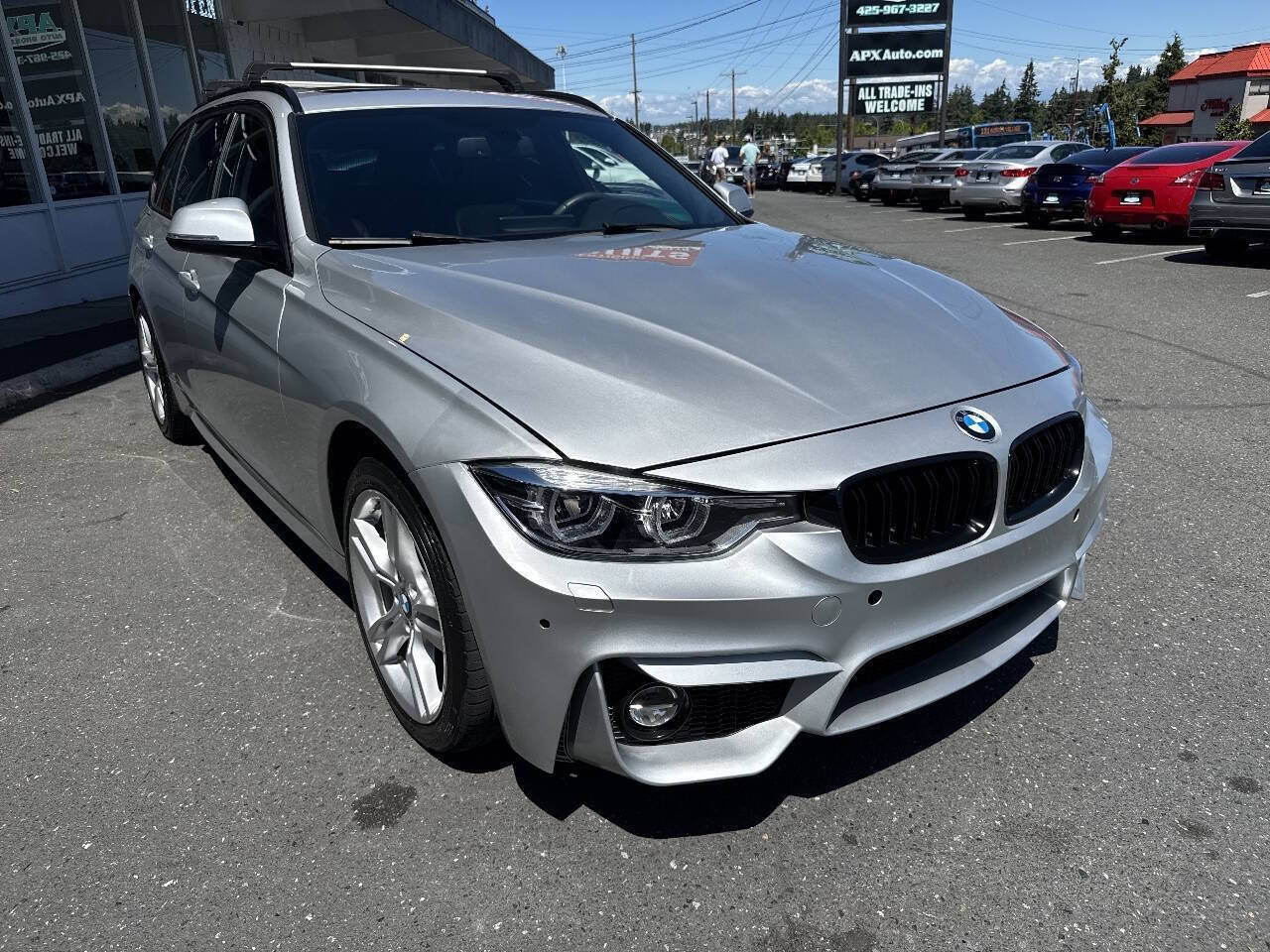 Used 2017 BMW 330i xDrive Wagon AWD/4WD image 10