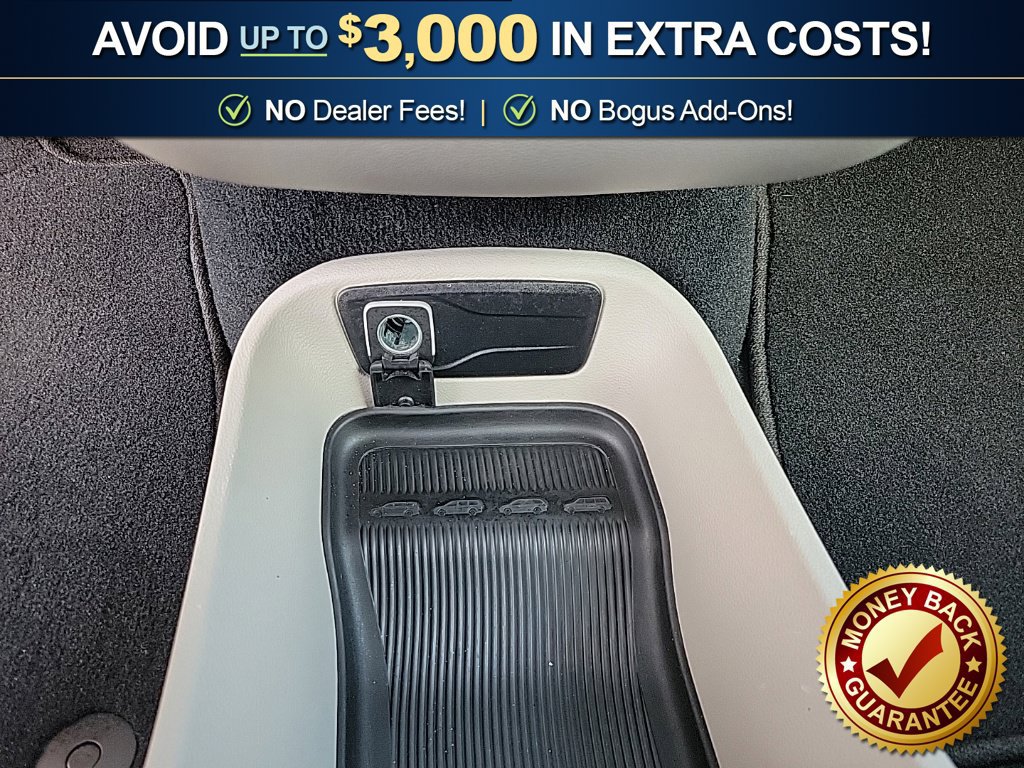 Used 2024 Chrysler Pacifica Touring-L FWD image 16