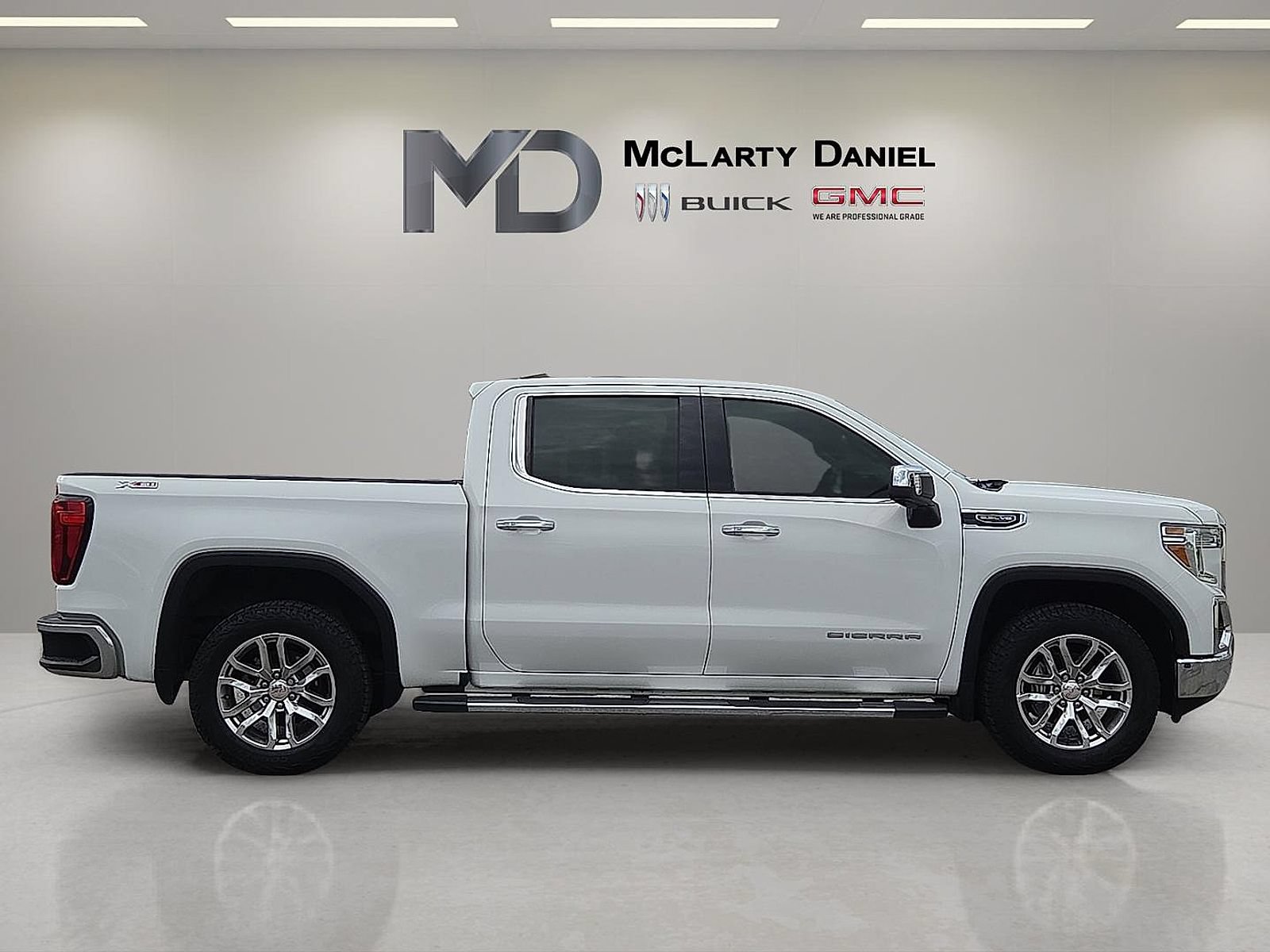 Certified 2021 GMC Sierra 1500 SLT w/ SLT Premium Package AWD/4WD image 15