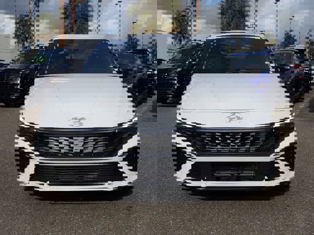 New 2025 Hyundai Elantra SEL image 10