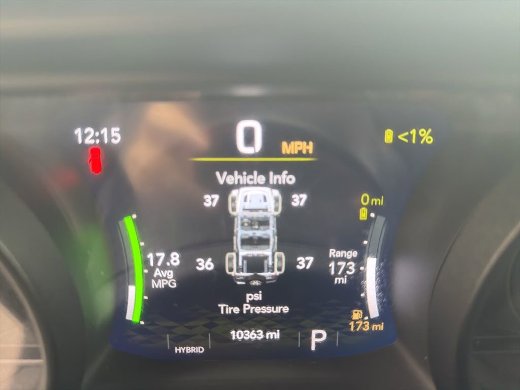 Used 2025 Jeep Wrangler Unlimited Sahara image 11