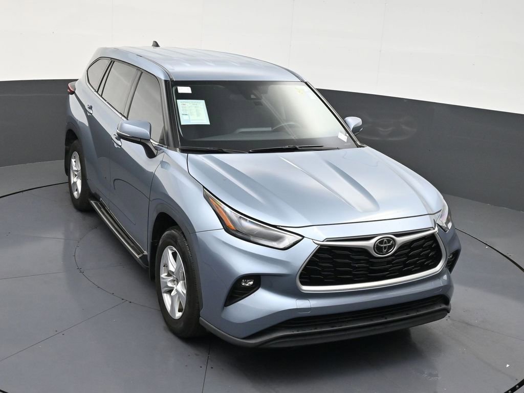 Used 2022 Toyota Highlander LE image 18