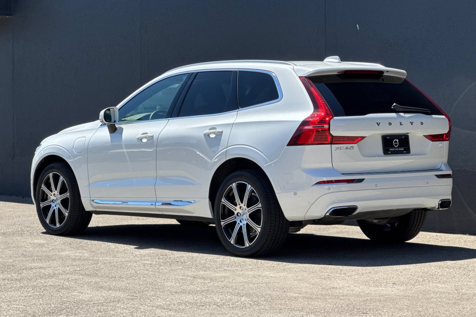 Used 2021 Volvo XC60 T8 Inscription w/ Advanced Package AWD/4WD image 6