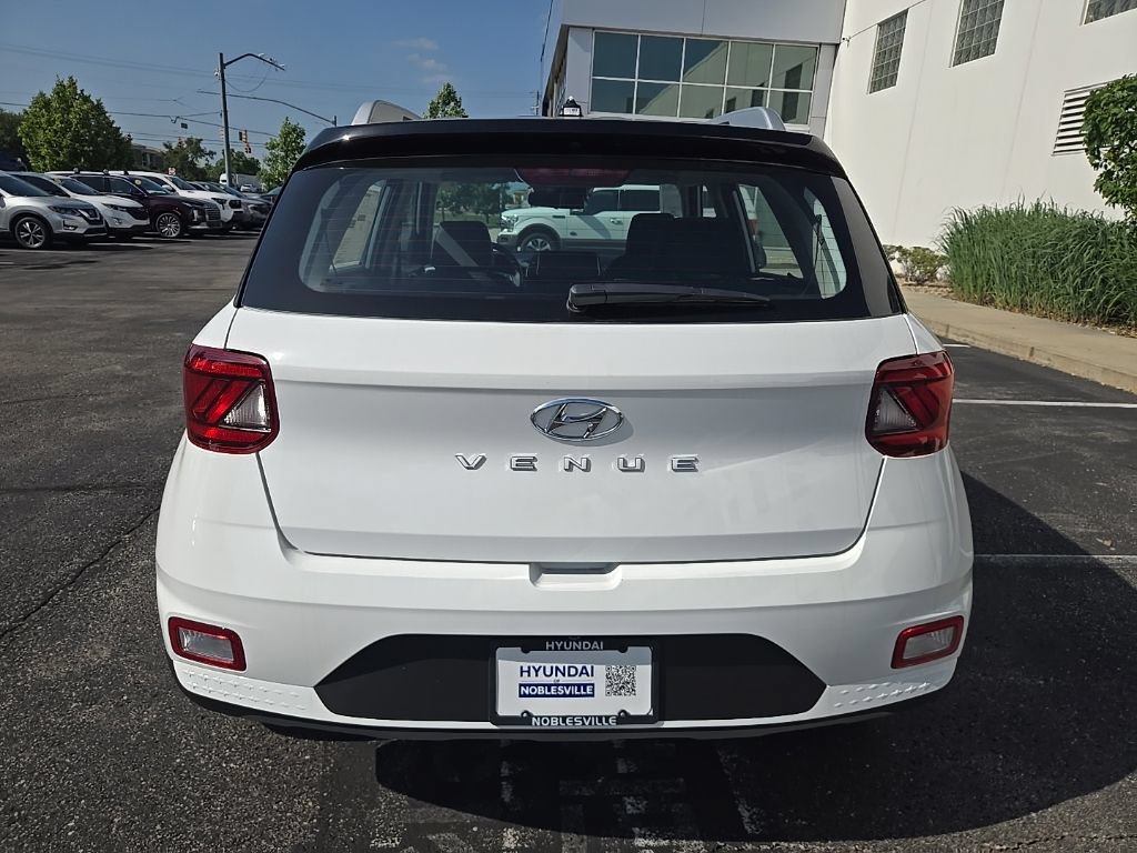 New 2026 Hyundai Venue SEL FWD image 7