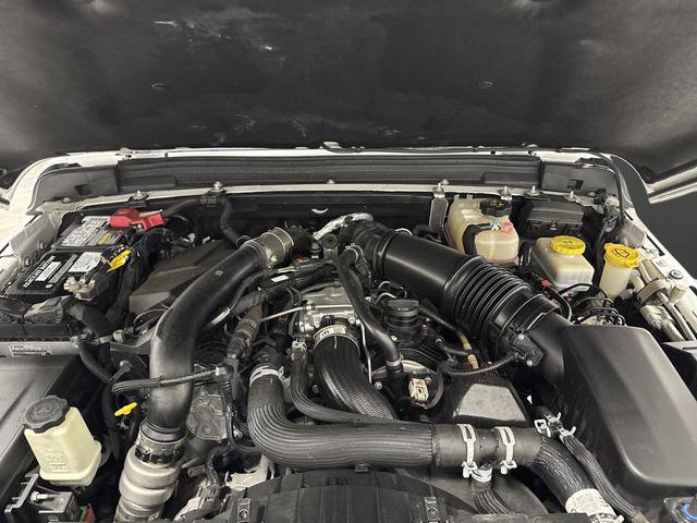 Used 2021 Jeep Wrangler Unlimited Sahara AWD/4WD image 39
