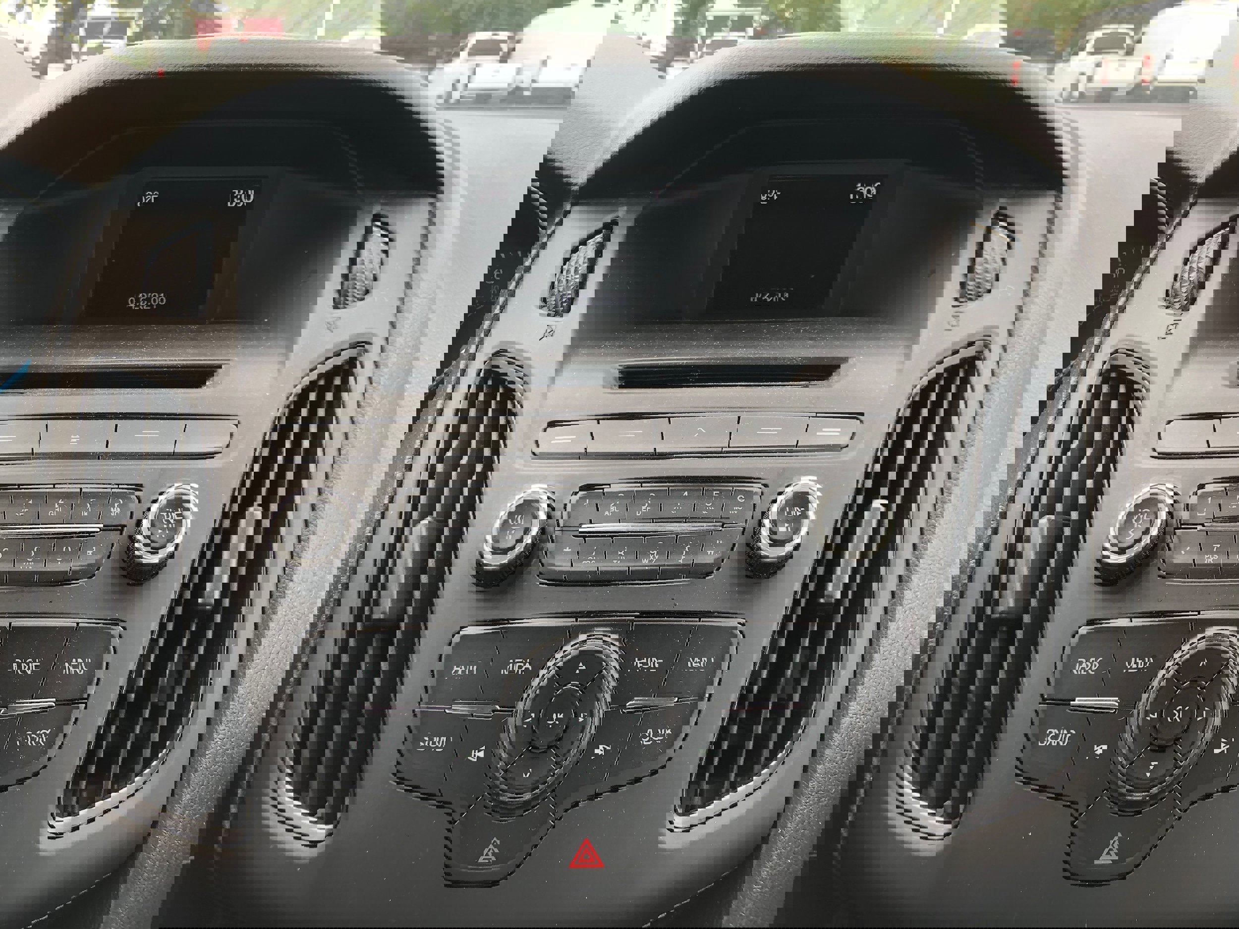 Used 2016 Ford Focus SE w/ SE Sport Package image 10