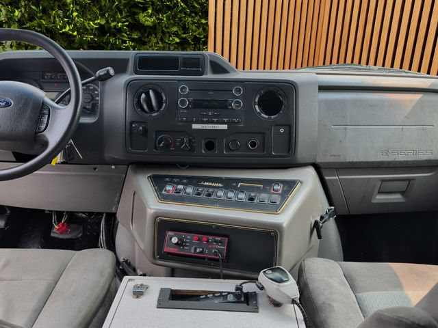 Used 2013 Ford E-450 and Econoline 450 Super Duty w/ Ambulance Prep Pkg RWD image 12