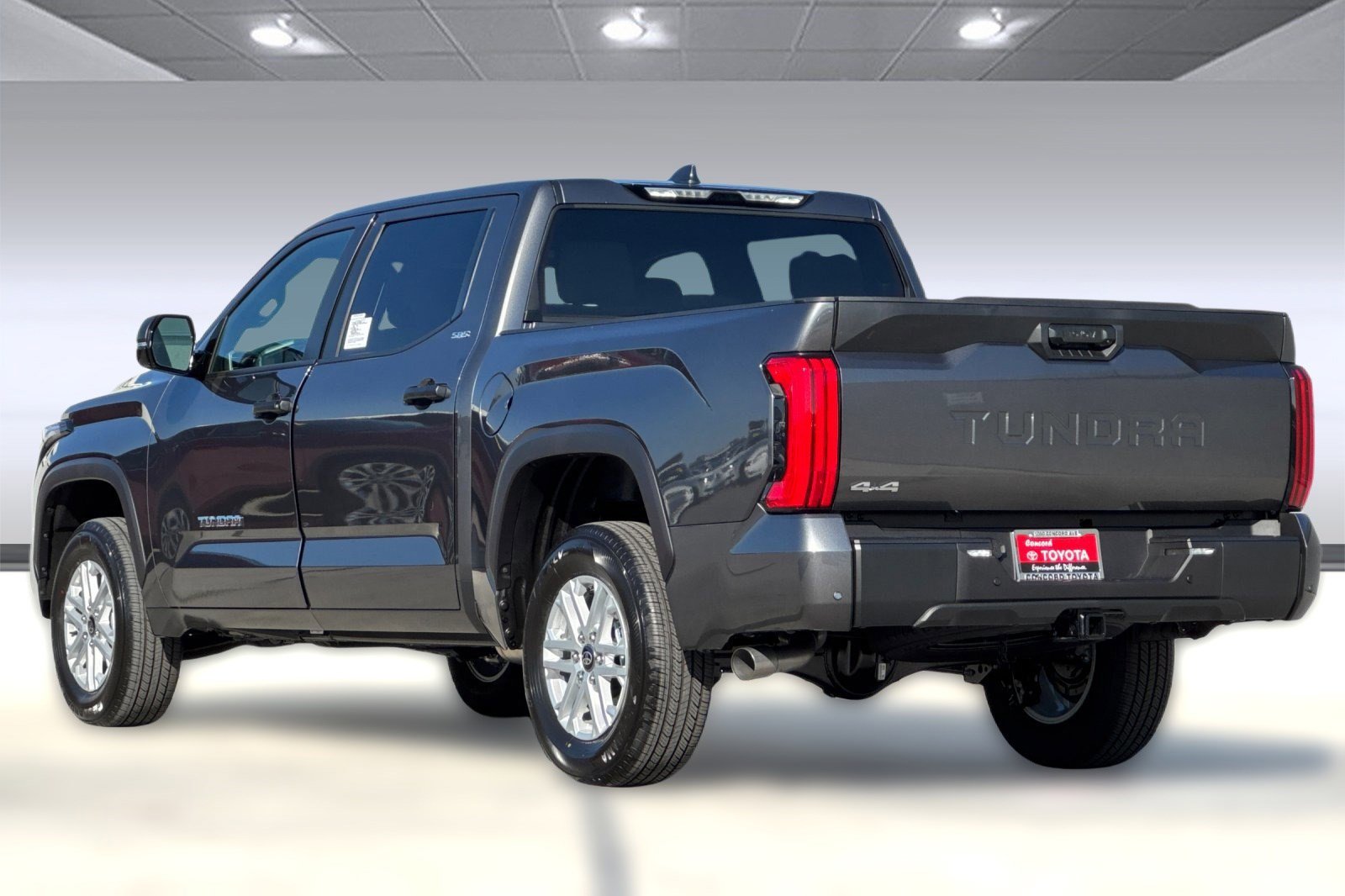 New 2026 Toyota Tundra SR image 7
