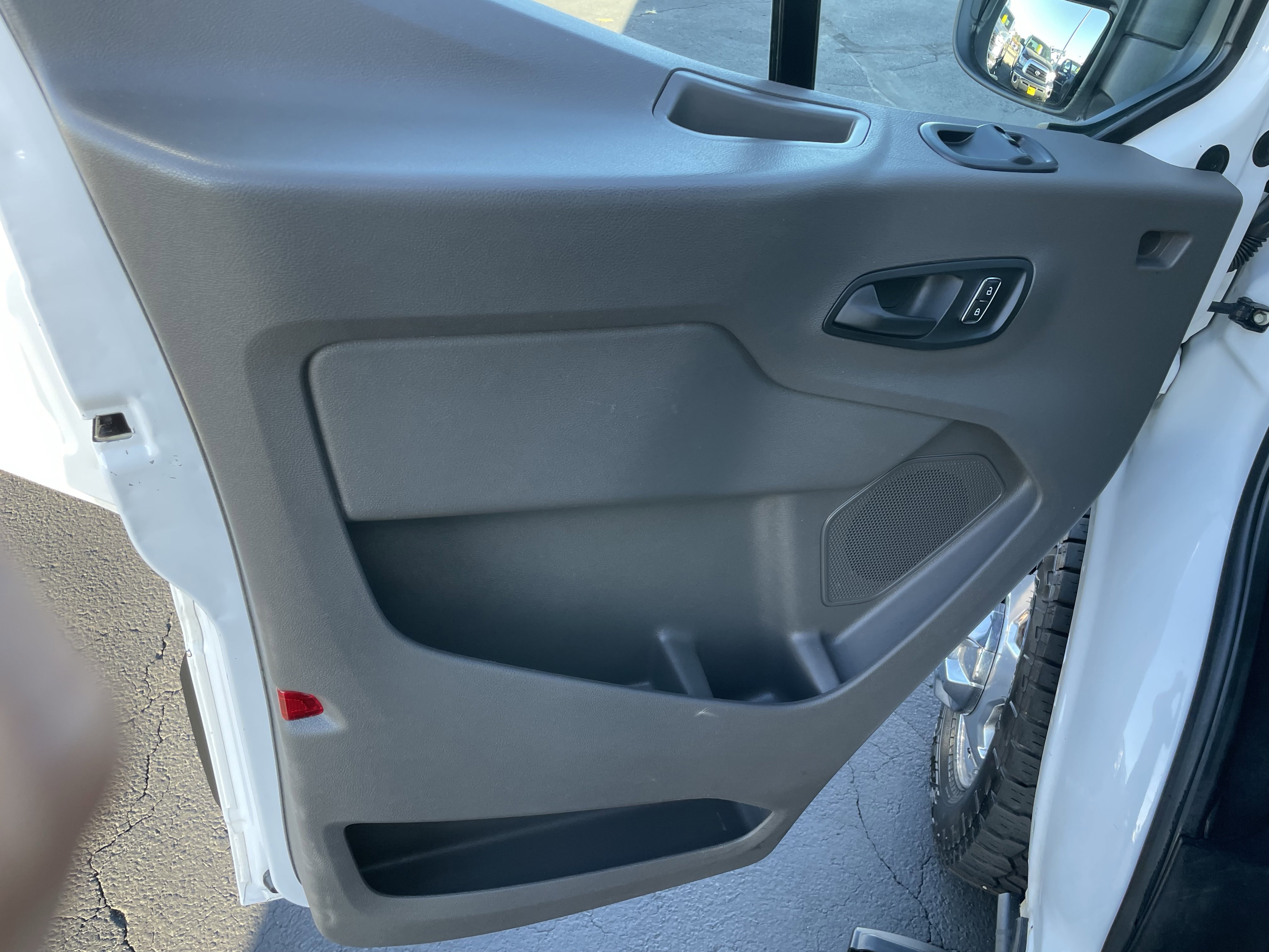 Used 2022 Ford Transit 350 XLT image 11