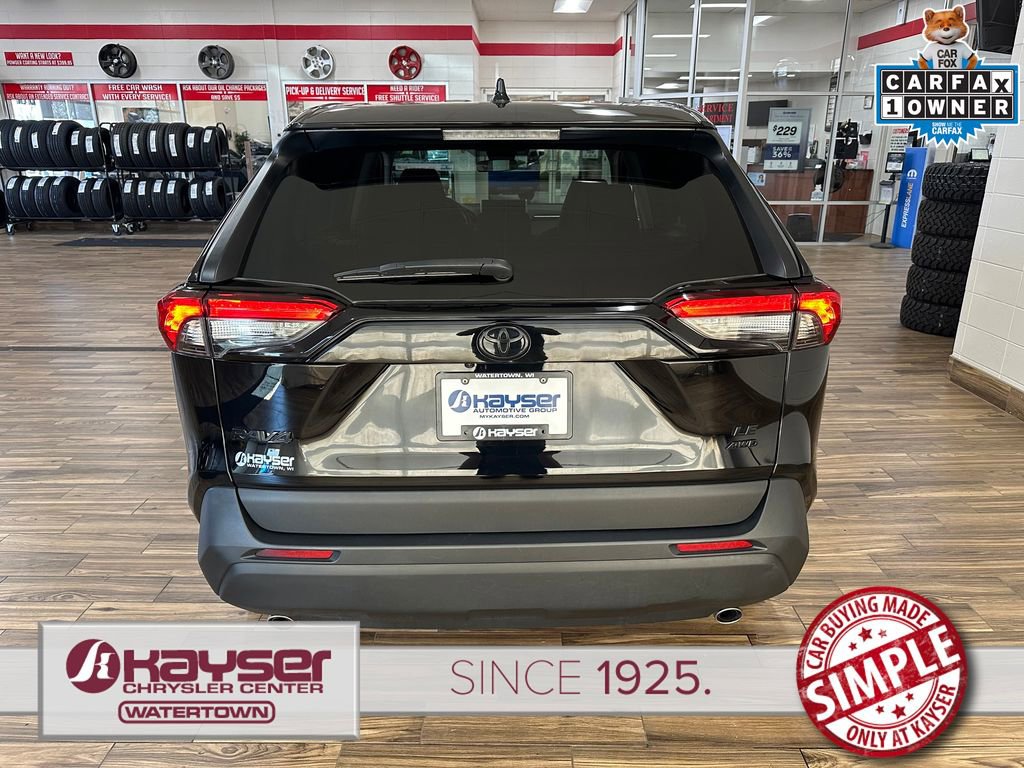 Used 2023 Toyota RAV4 LE AWD/4WD image 4