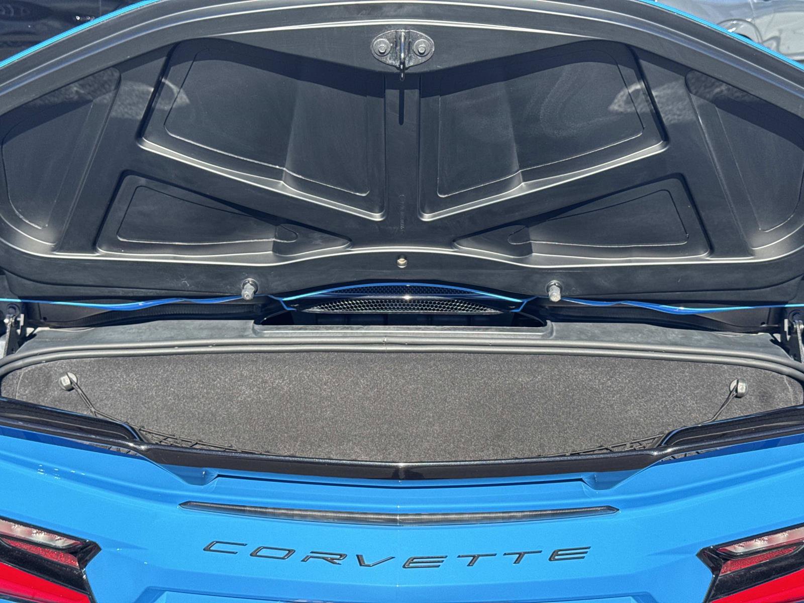 Used 2021 Chevrolet Corvette Stingray Premium Conv w/ Z51 Performance Package image 23
