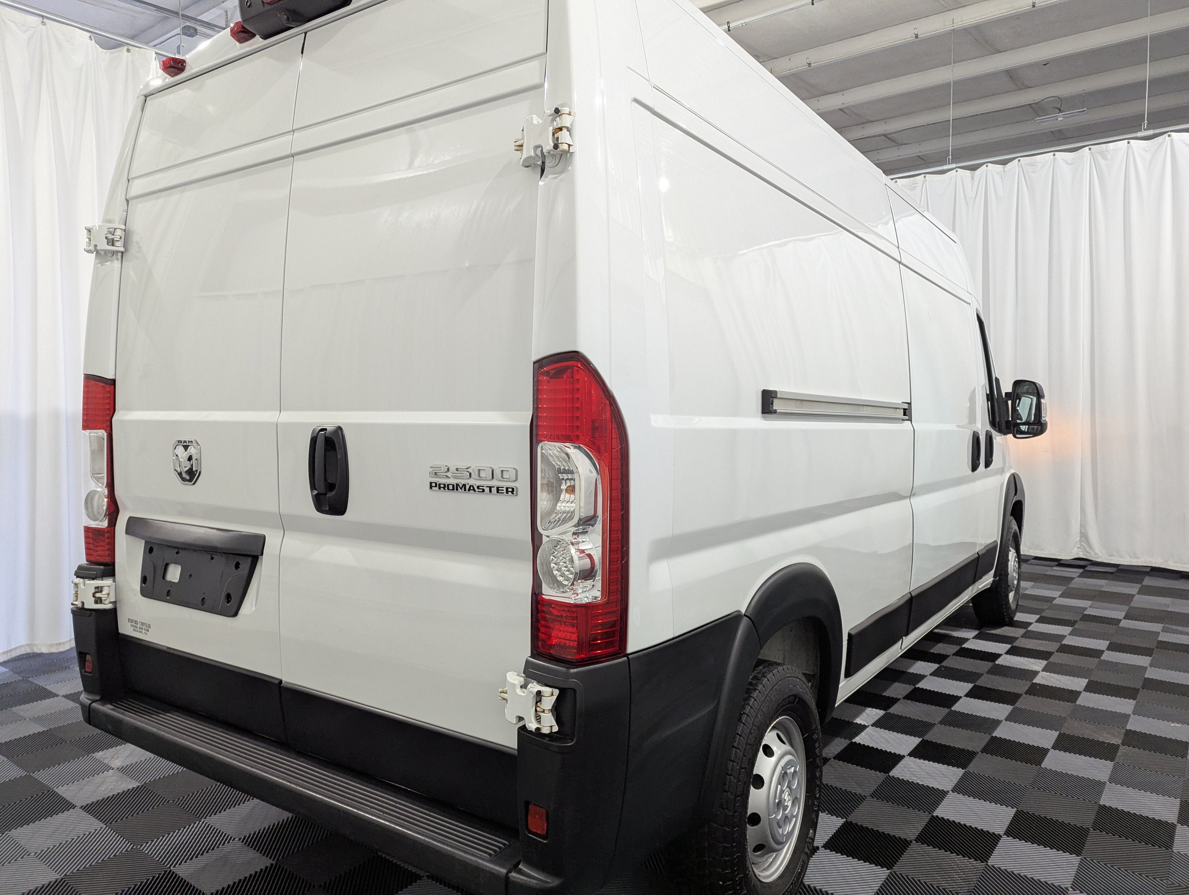 Used 2024 RAM ProMaster 2500 w/ Convenience Group FWD image 11