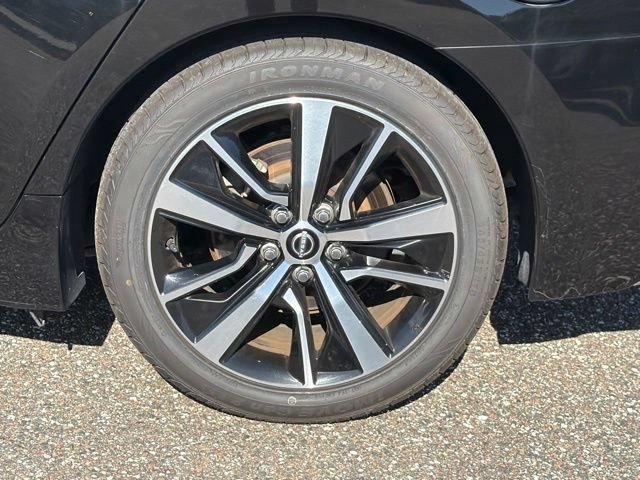 Used 2023 Nissan Maxima SV w/ Floor Mat Group FWD image 16