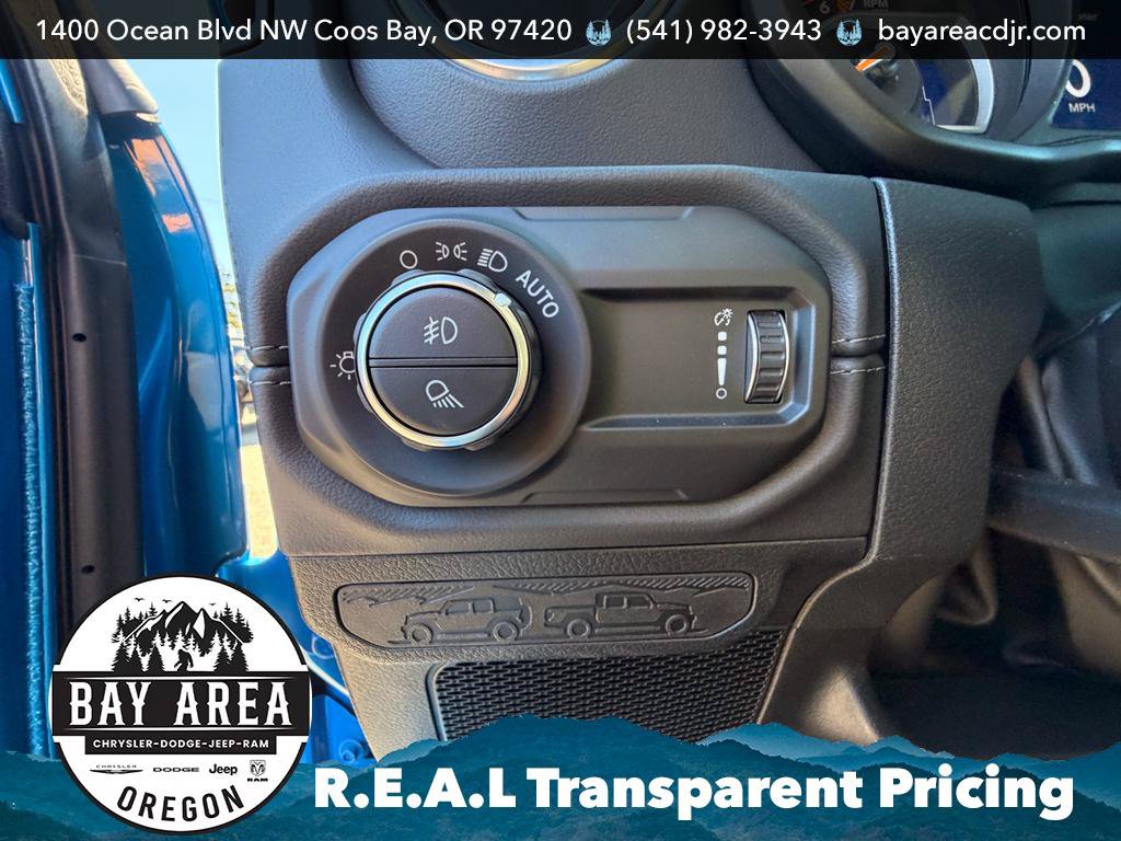 Used 2025 Jeep Gladiator Sport AWD/4WD image 18