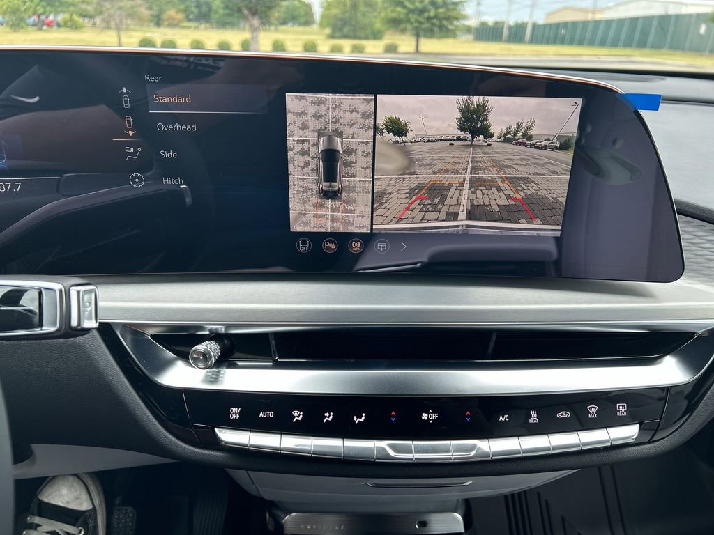 New 2026 Cadillac Lyriq Premium Luxury image 16